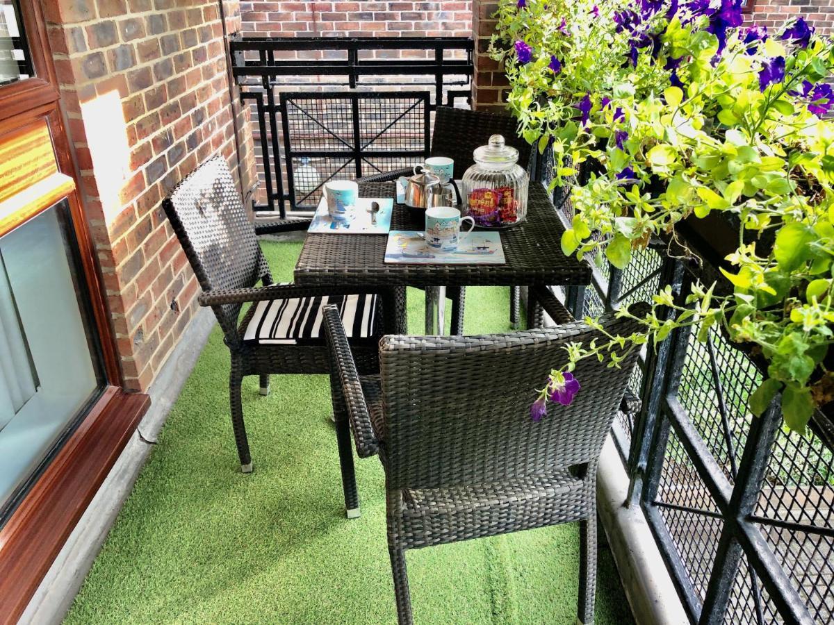 St Georges Balcony Suite With Parking Портсмът Екстериор снимка